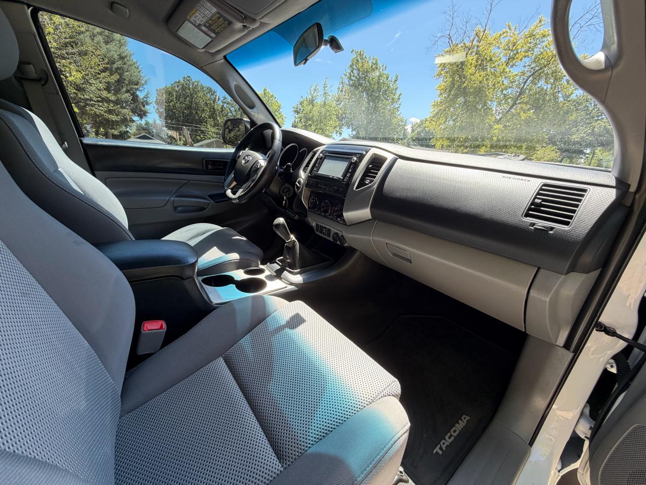 Toyota Tacoma Access Cab V6 6MT 4WD 2015
