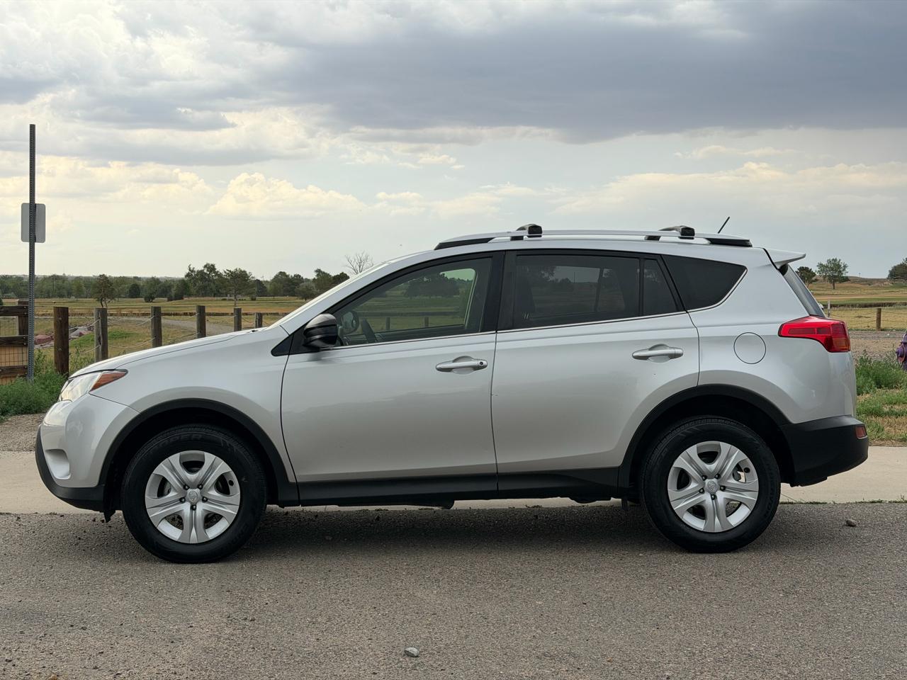 Toyota RAV4 LE AWD 2015