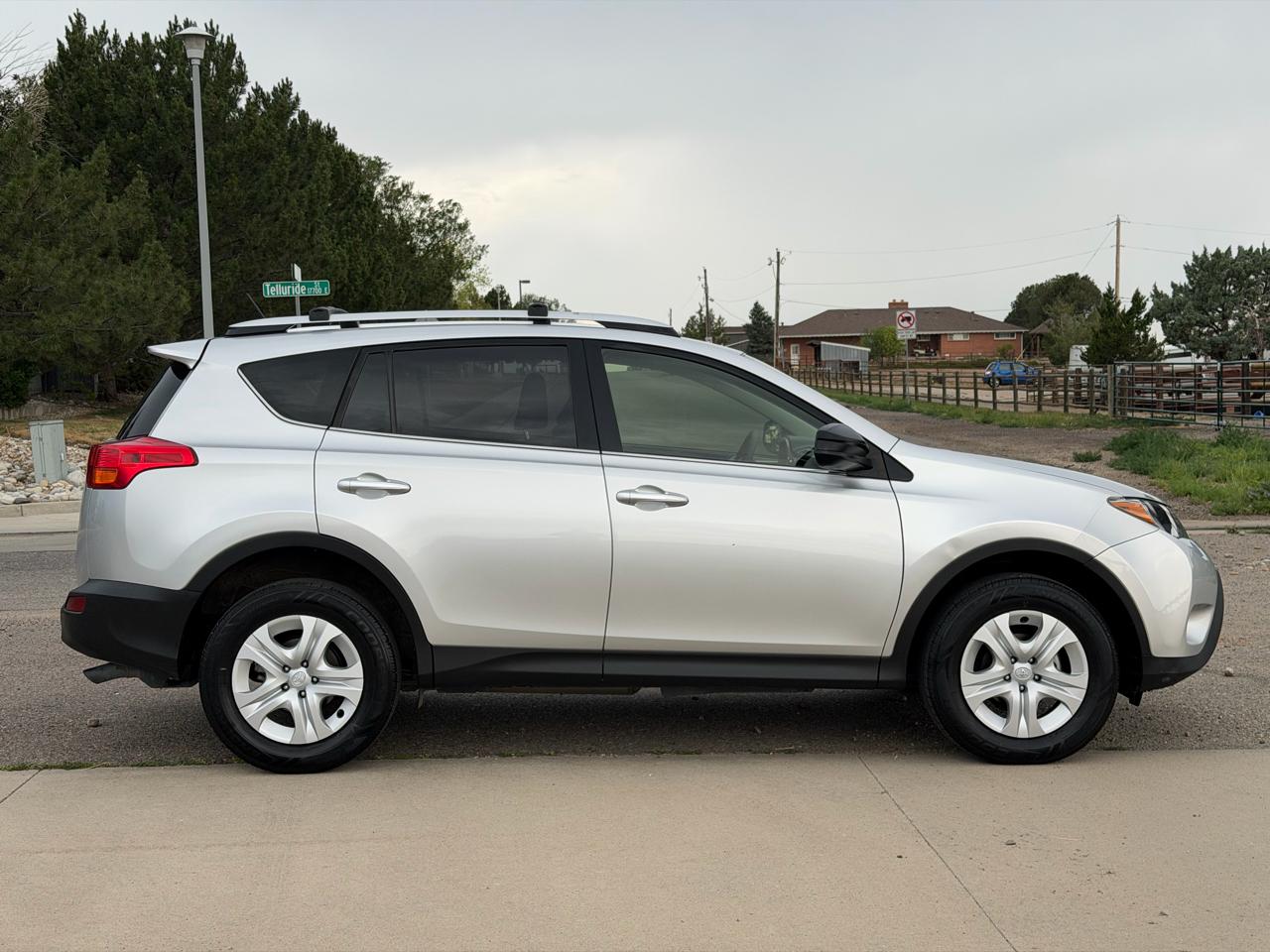 Toyota RAV4 LE AWD 2015