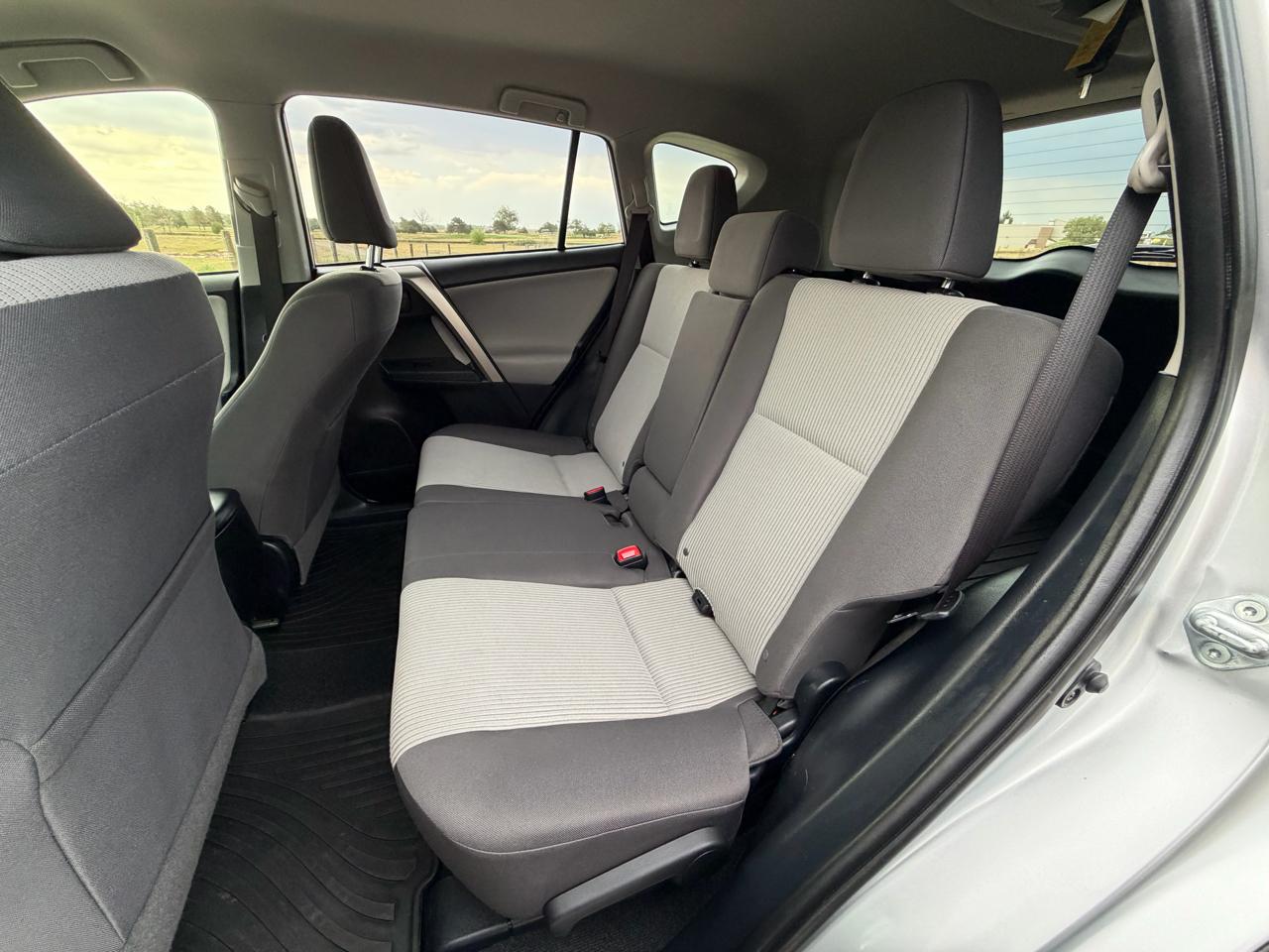 Toyota RAV4 LE AWD 2015