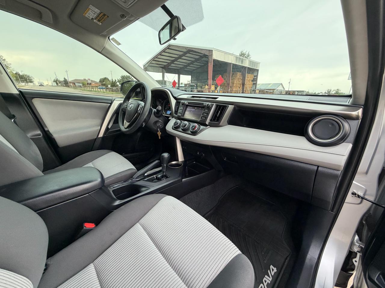 Toyota RAV4 LE AWD 2015