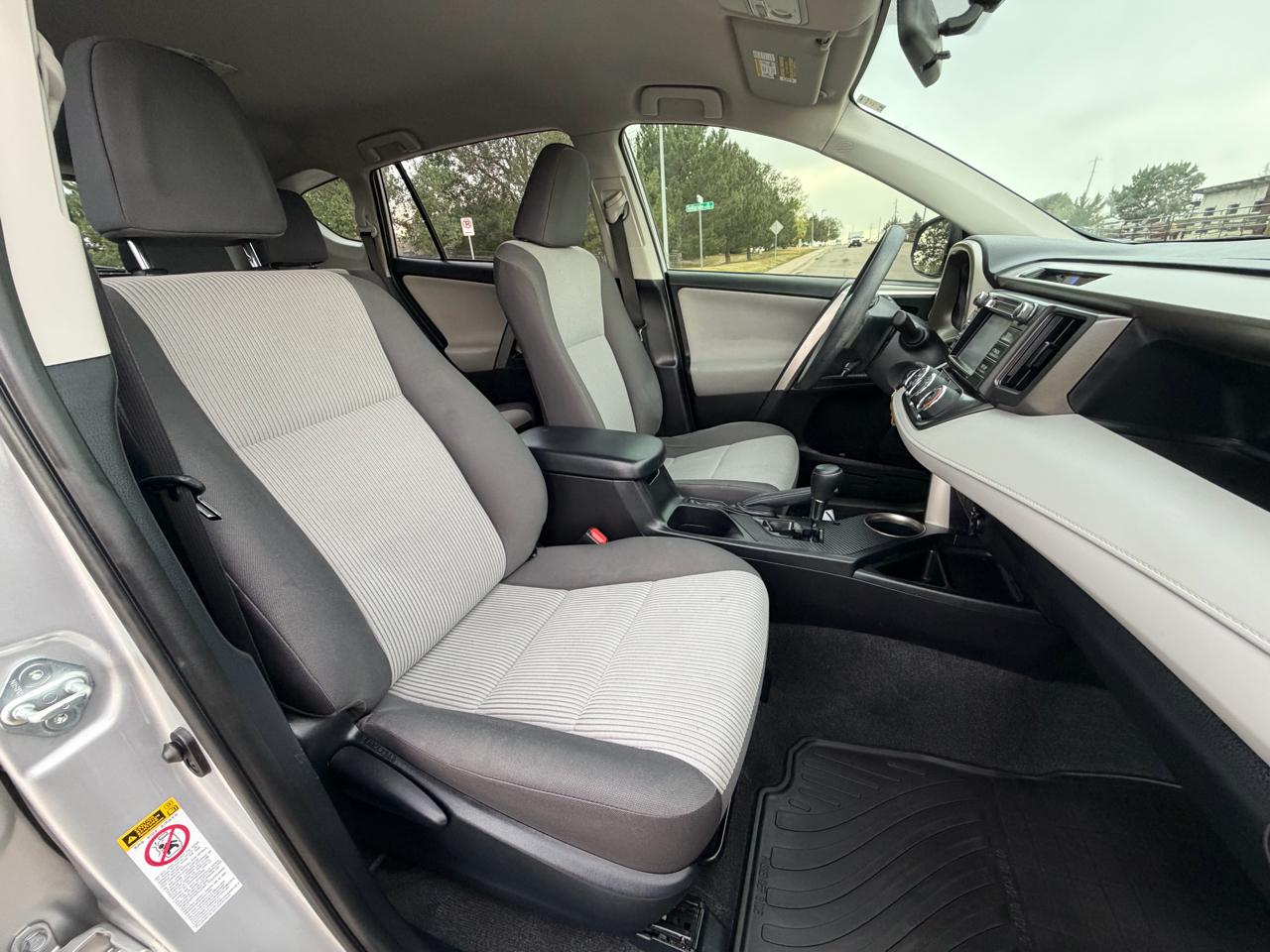 Toyota RAV4 LE AWD 2015