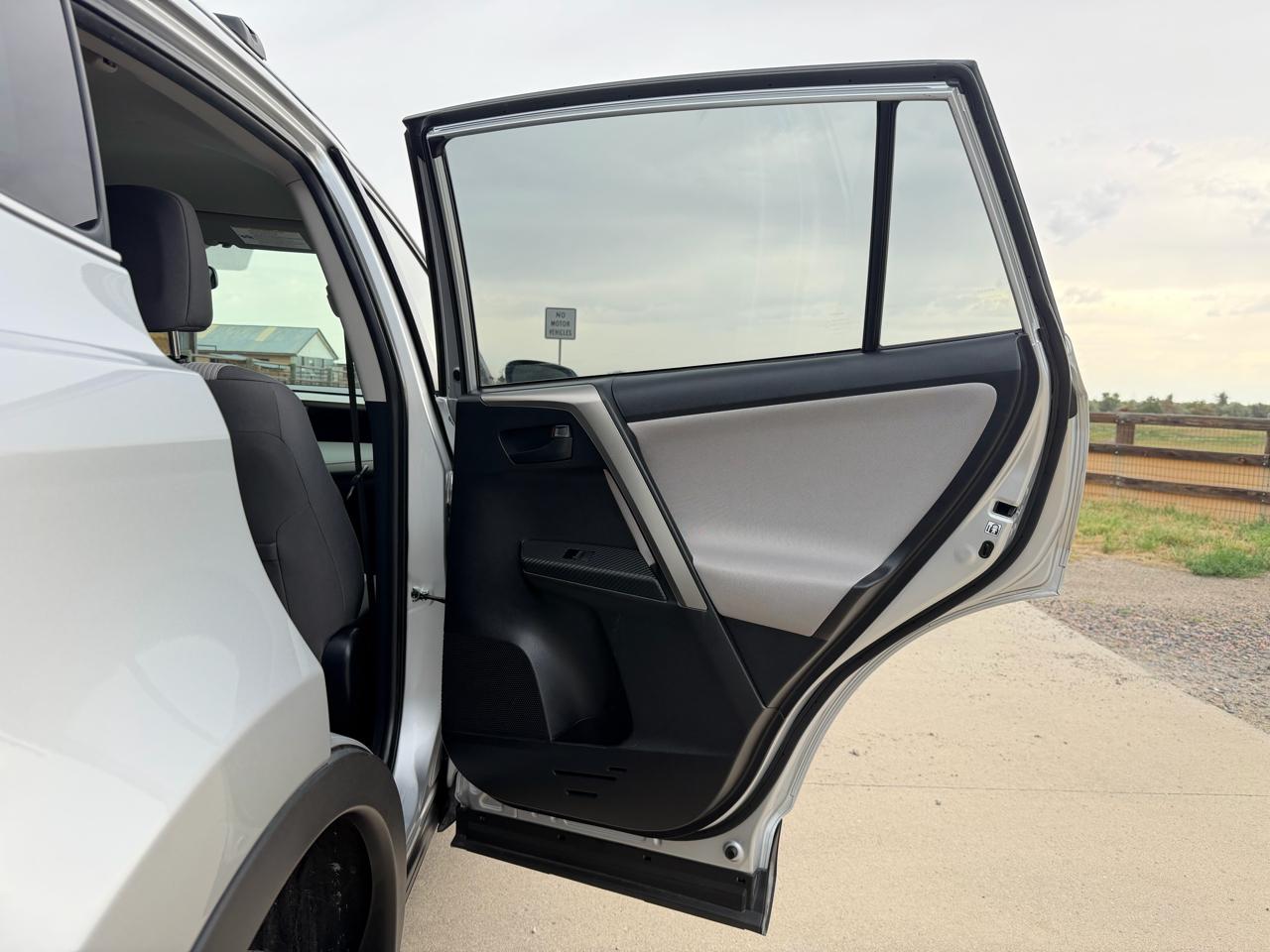 Toyota RAV4 LE AWD 2015