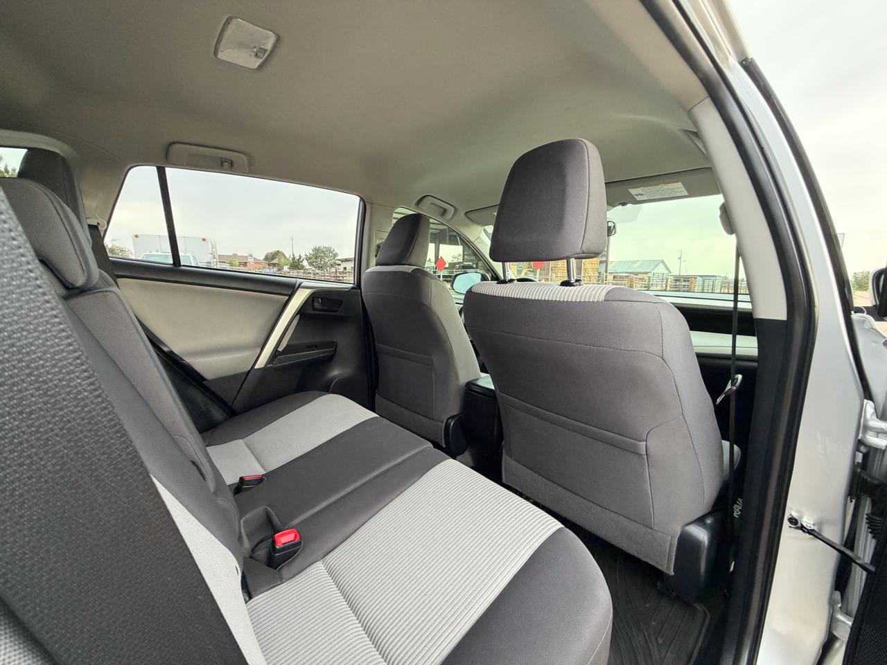 Toyota RAV4 LE AWD 2015