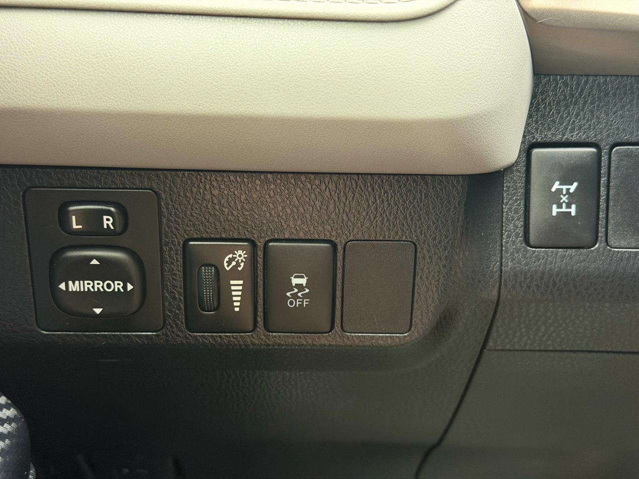 Toyota RAV4 LE AWD 2015