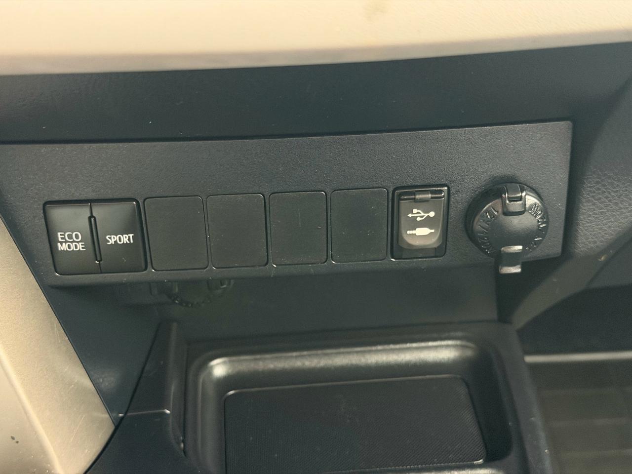 Toyota RAV4 LE AWD 2015