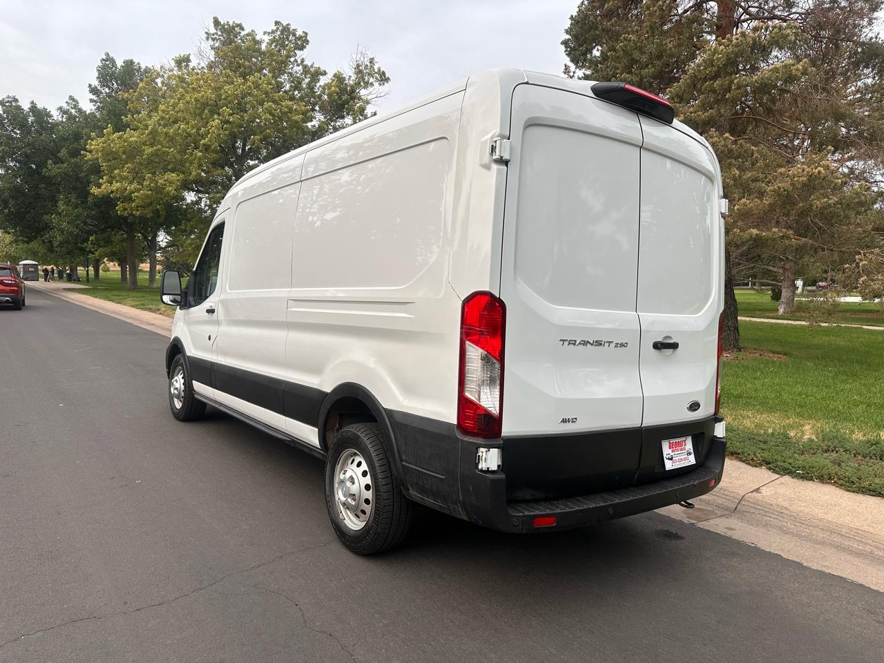 Ford Transit 250 Van Med. Roof w/Sliding Pass. 148-in. WB 2023
