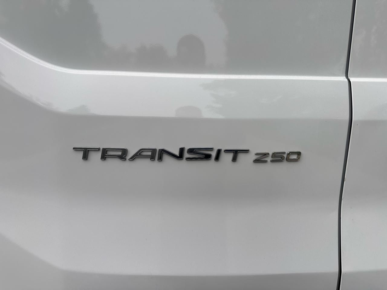 Ford Transit 250 Van Med. Roof w/Sliding Pass. 148-in. WB 2023