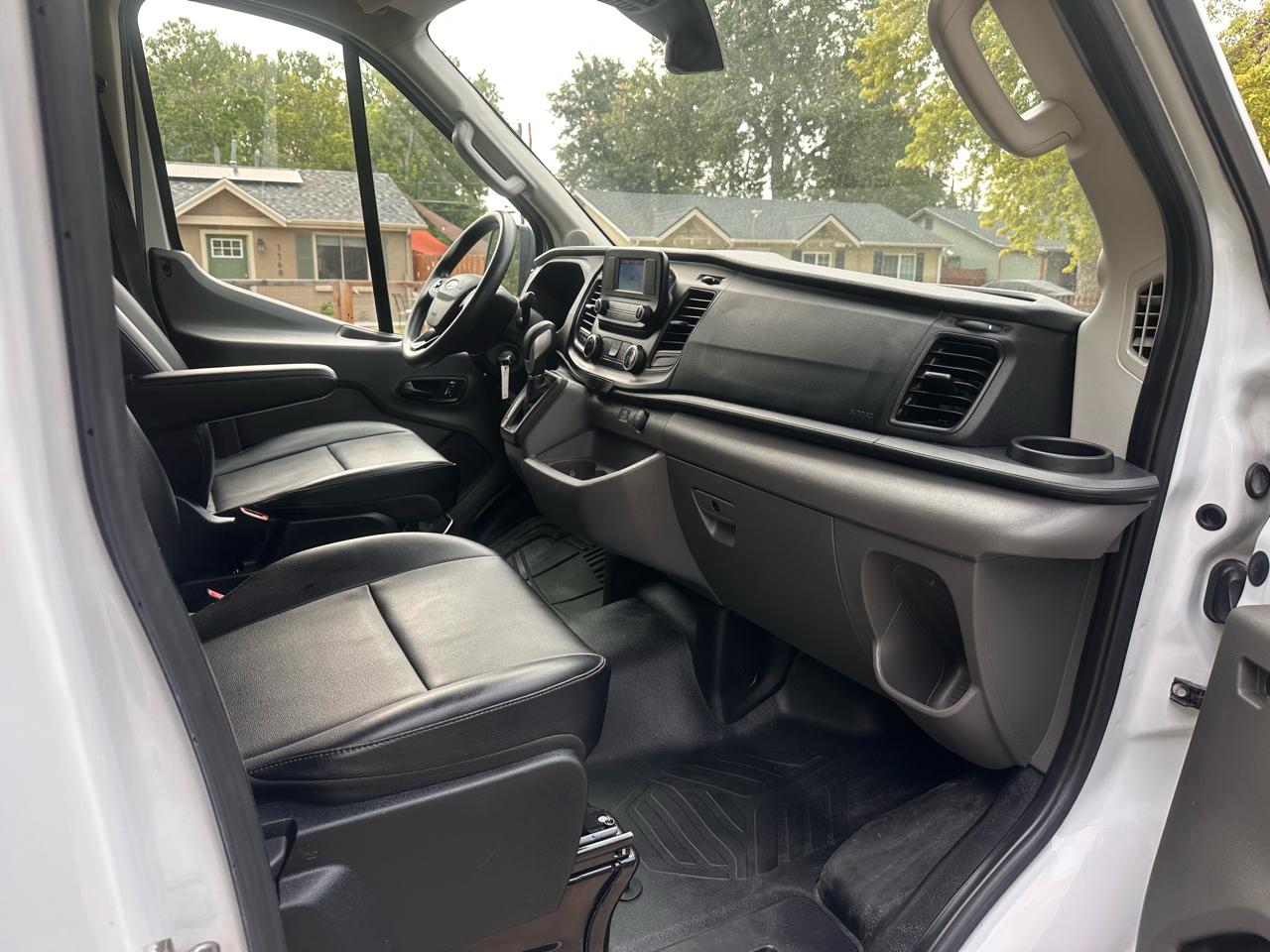 Ford Transit 250 Van Med. Roof w/Sliding Pass. 148-in. WB 2023
