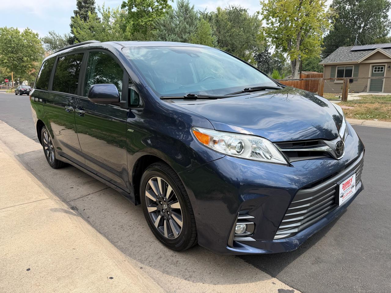 Toyota Sienna XLE 7-Passenger AWD 2019