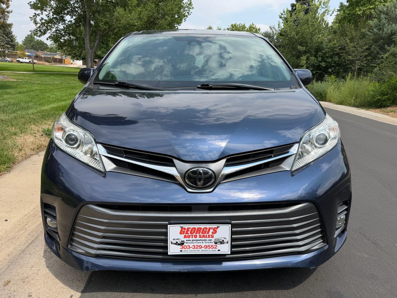 Toyota Sienna XLE 7-Passenger AWD 2019