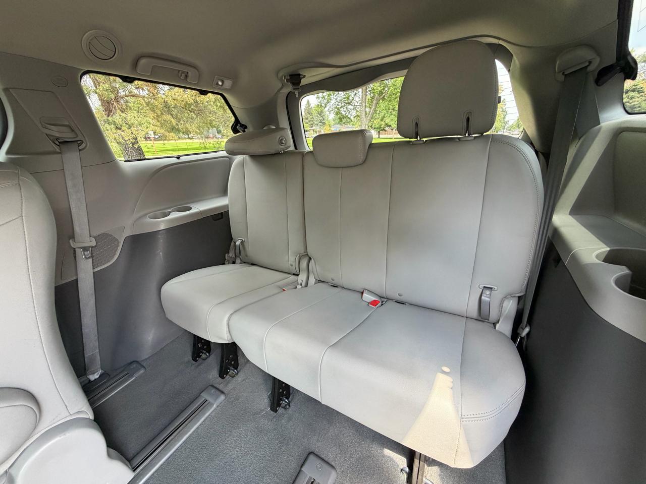 Toyota Sienna XLE 7-Passenger AWD 2019