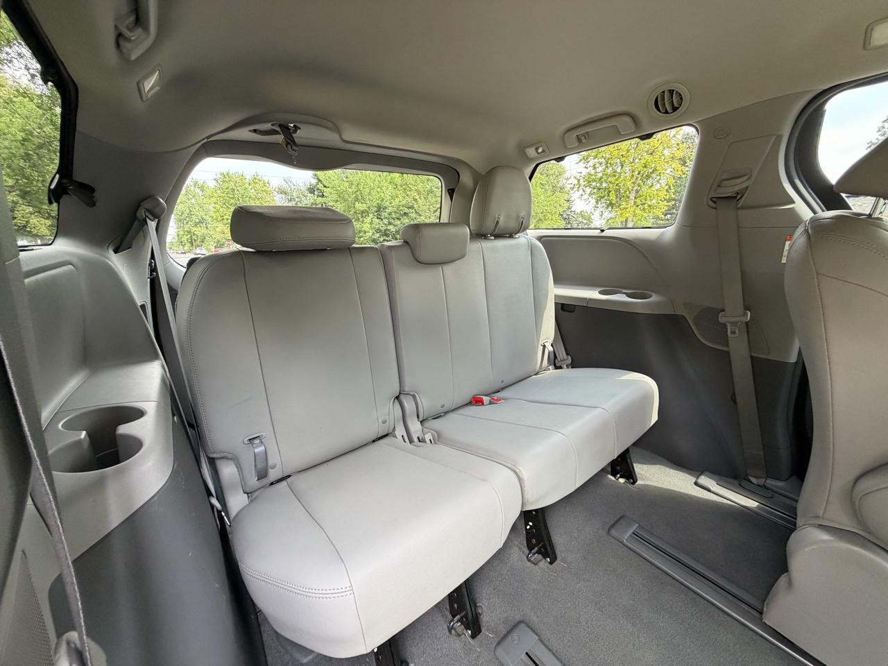 Toyota Sienna XLE 7-Passenger AWD 2019