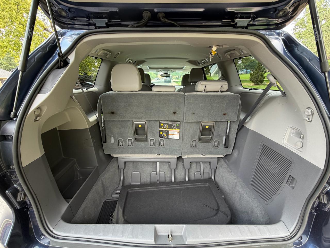 Toyota Sienna XLE 7-Passenger AWD 2019