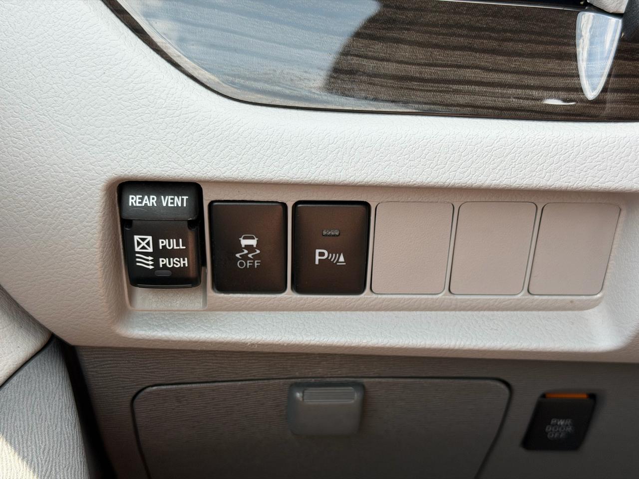 Toyota Sienna XLE 7-Passenger AWD 2019