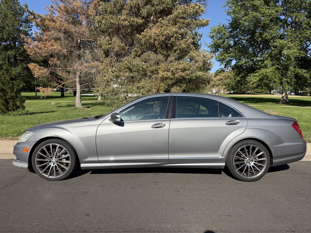 Mercedes-Benz S-Class S550 2011