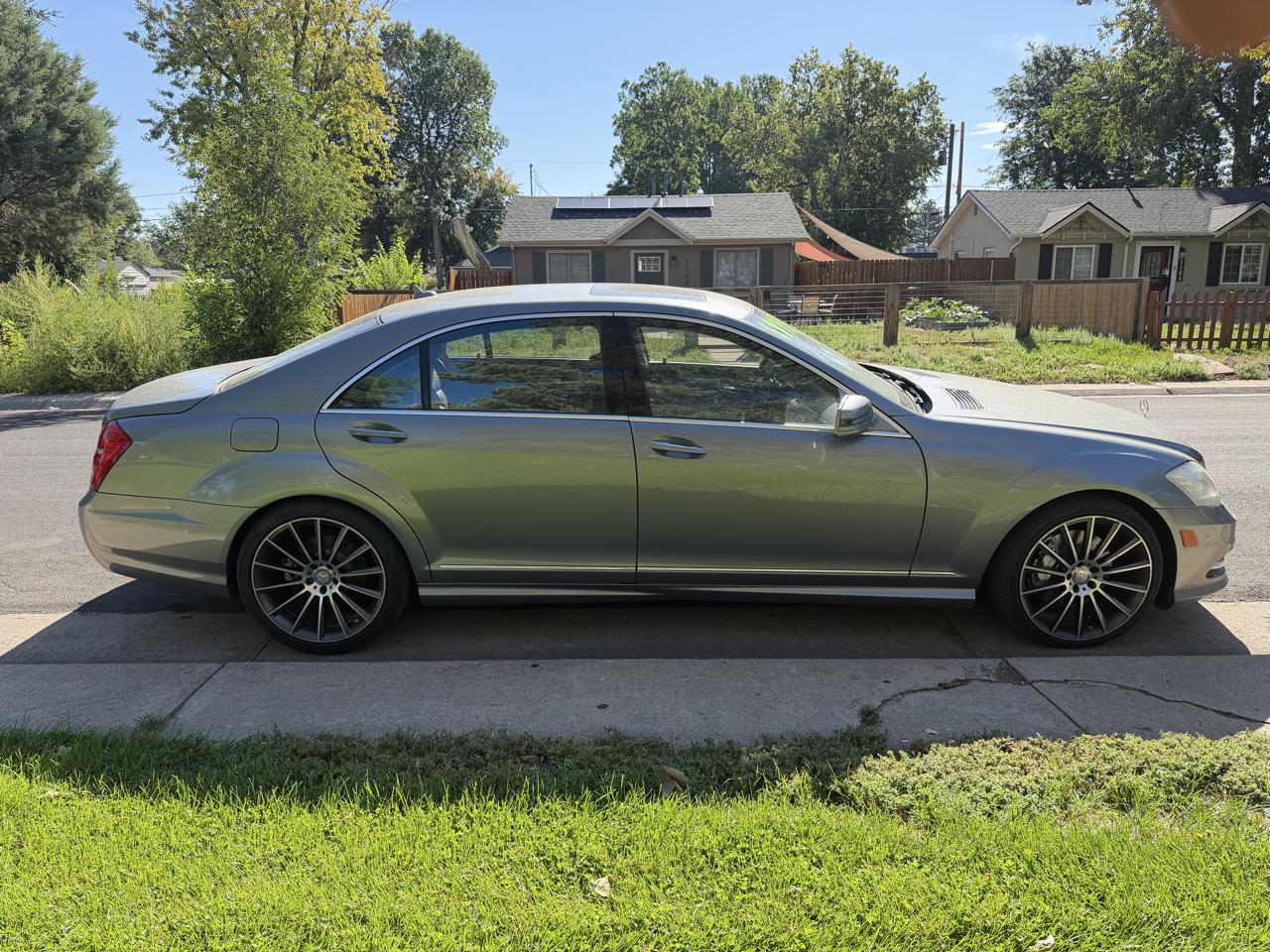 Mercedes-Benz S-Class S550 2011