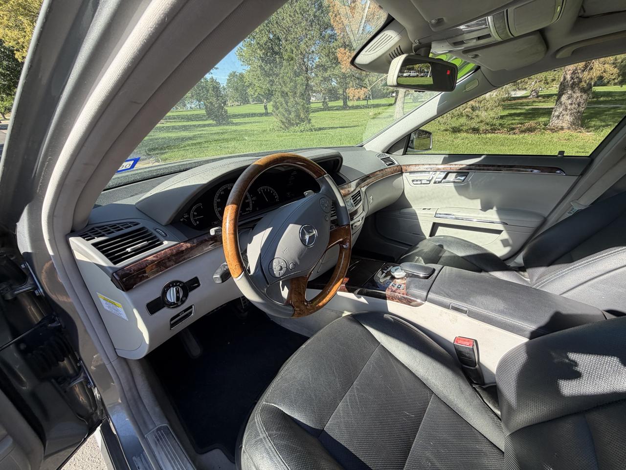 Mercedes-Benz S-Class S550 2011