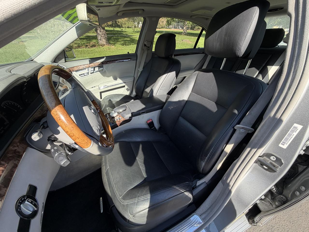 Mercedes-Benz S-Class S550 2011