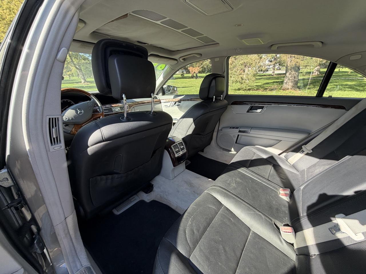Mercedes-Benz S-Class S550 2011