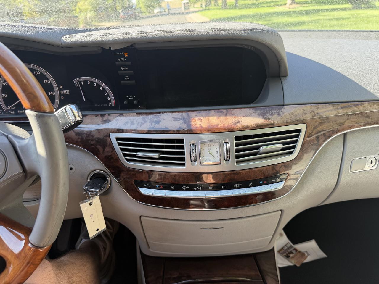 Mercedes-Benz S-Class S550 2011