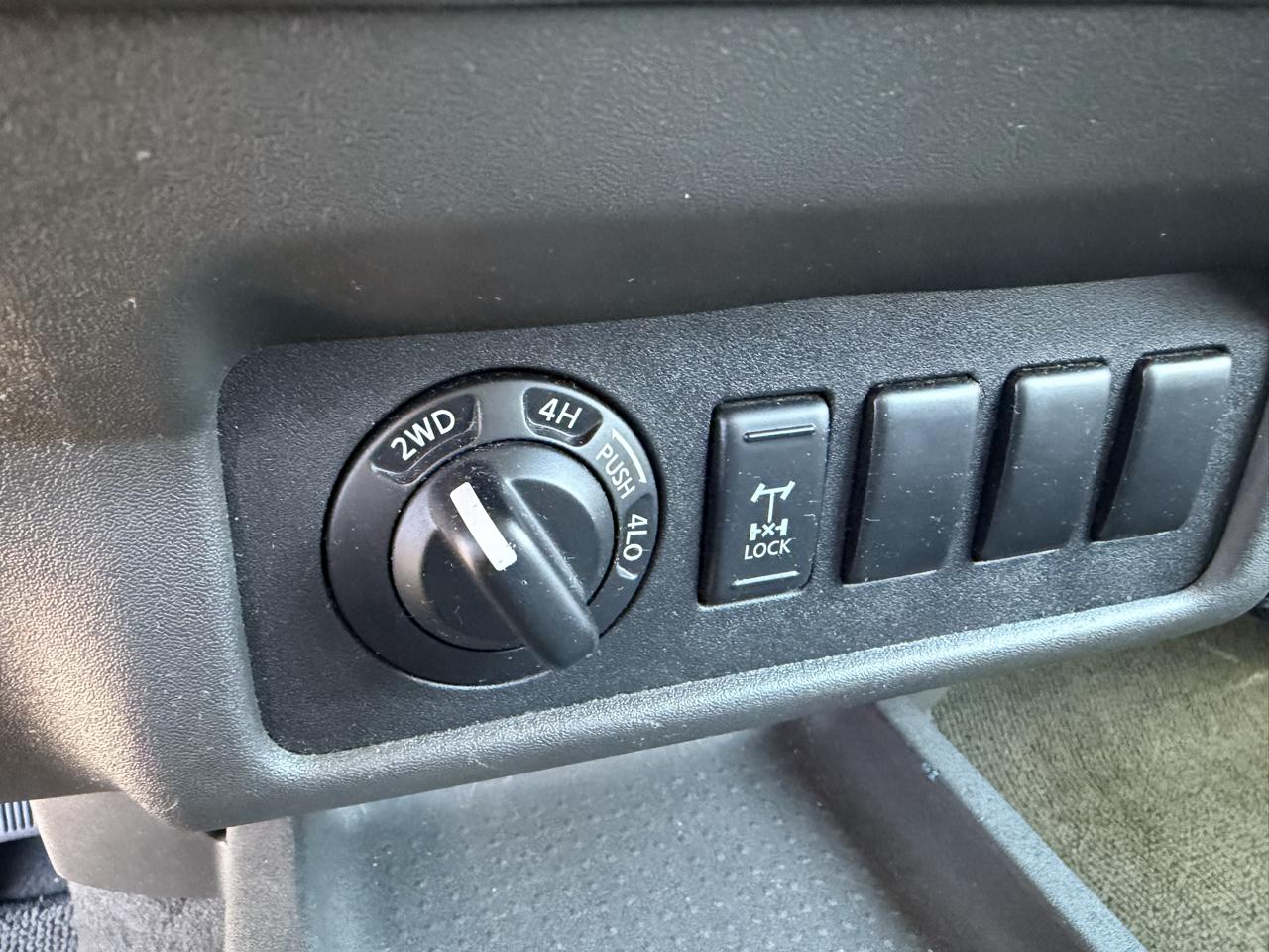 Nissan Frontier LE King Cab 4WD 2006