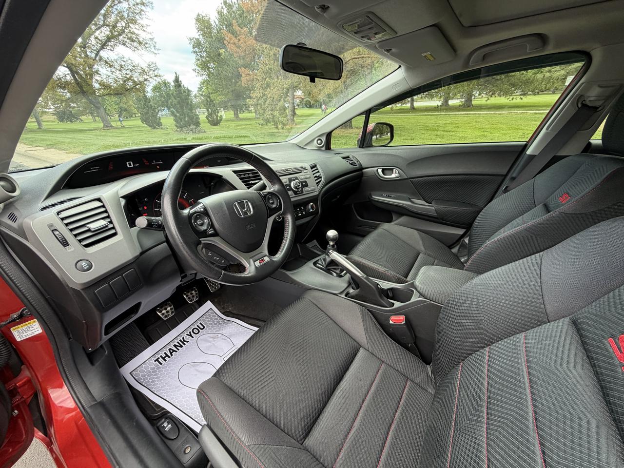 Honda Civic Si Sedan 6-Speed MT 2012