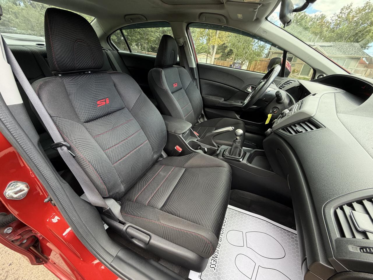 Honda Civic Si Sedan 6-Speed MT 2012