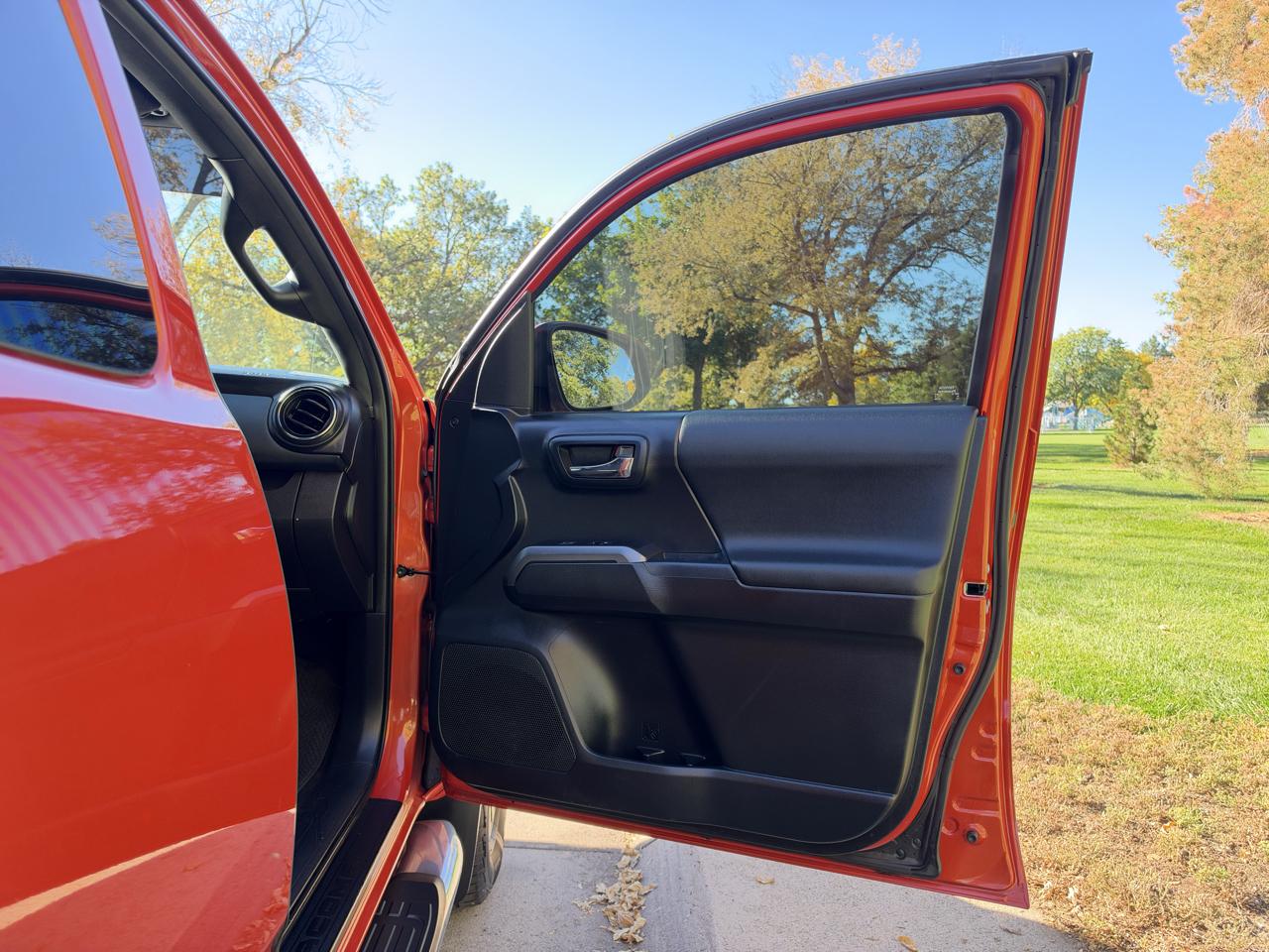 Toyota Tacoma SR5 Access Cab V6 6AT 4WD 2016