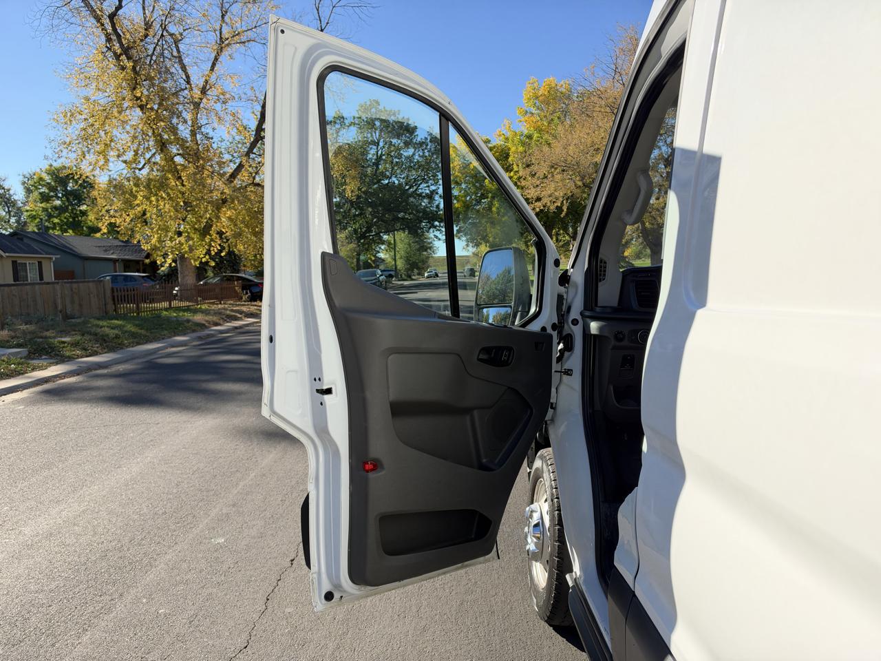 Ford Transit 250 Van High Roof w/Sliding Pass. 148-in. WB EL 2023