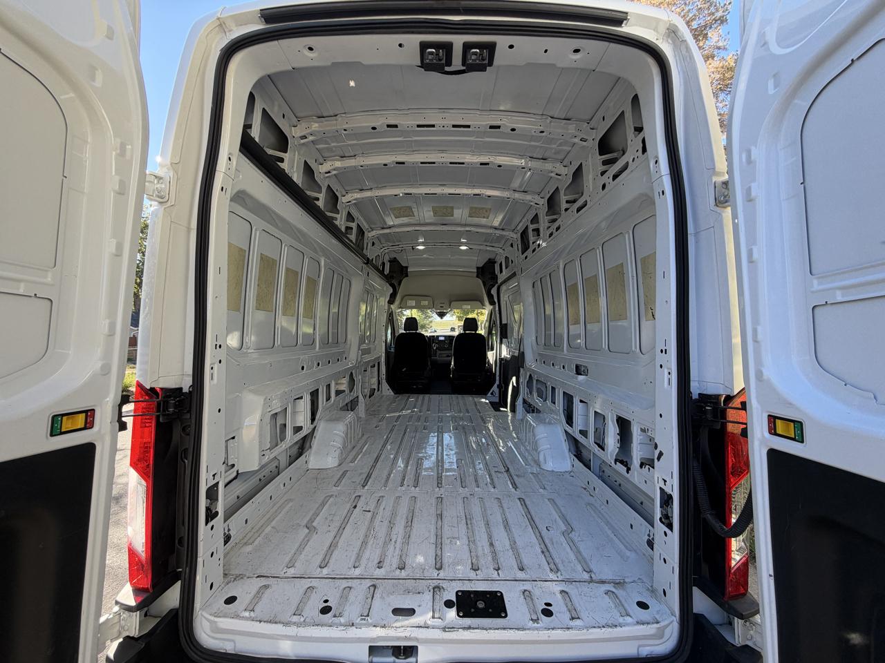 Ford Transit 250 Van High Roof w/Sliding Pass. 148-in. WB EL 2023