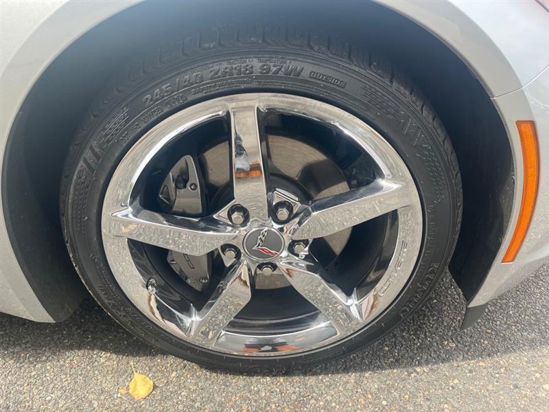2015 Chevrolet Corvette Stingray 2LT photo 9