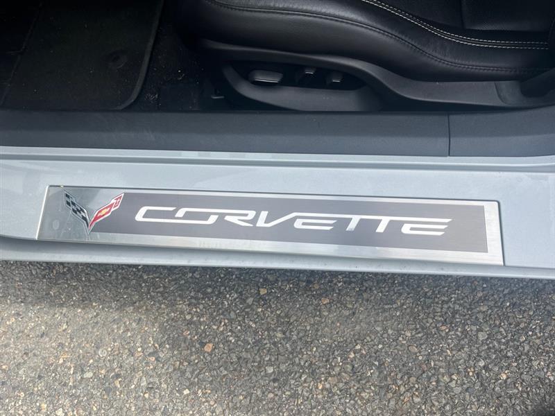 2015 Chevrolet Corvette Stingray 2LT photo 11