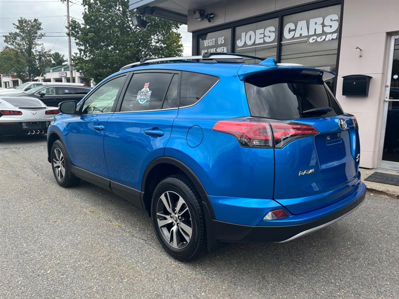 2018 Toyota RAV4 Adventure photo 2
