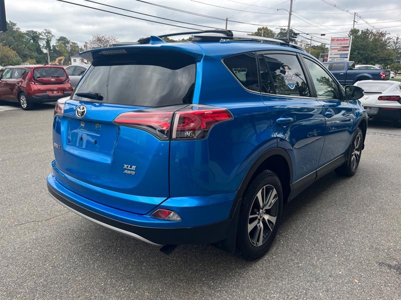 2018 Toyota RAV4 Adventure photo 3