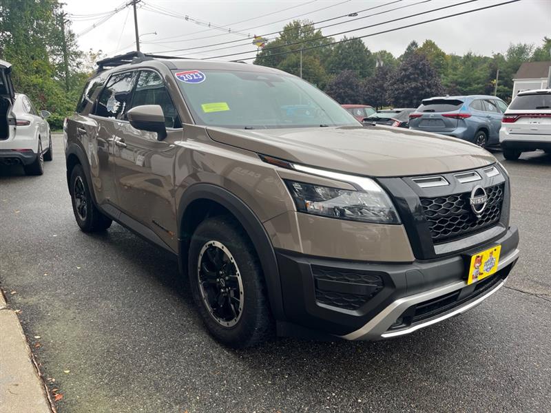 2023 Nissan Pathfinder SV photo 4