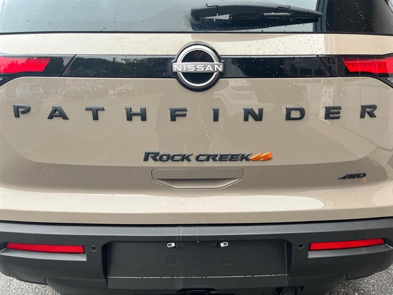2023 Nissan Pathfinder SV photo 10