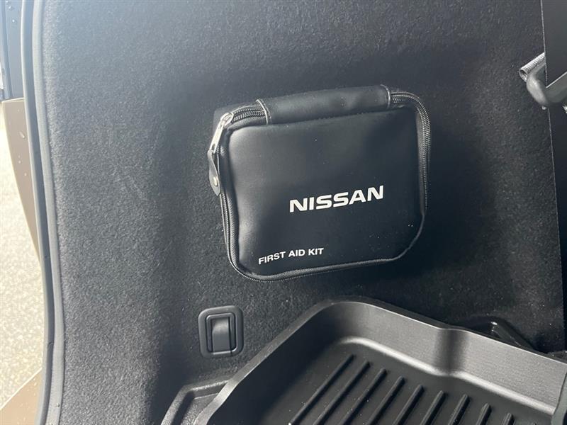 2023 Nissan Pathfinder SV photo 23