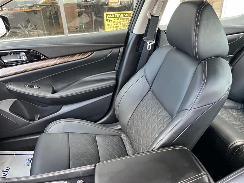 Nissan Maxima  2016