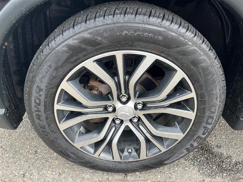 Mitsubishi Outlander  2016