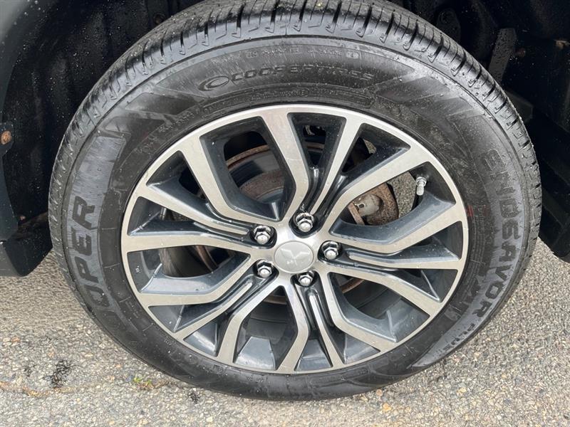 Mitsubishi Outlander  2016