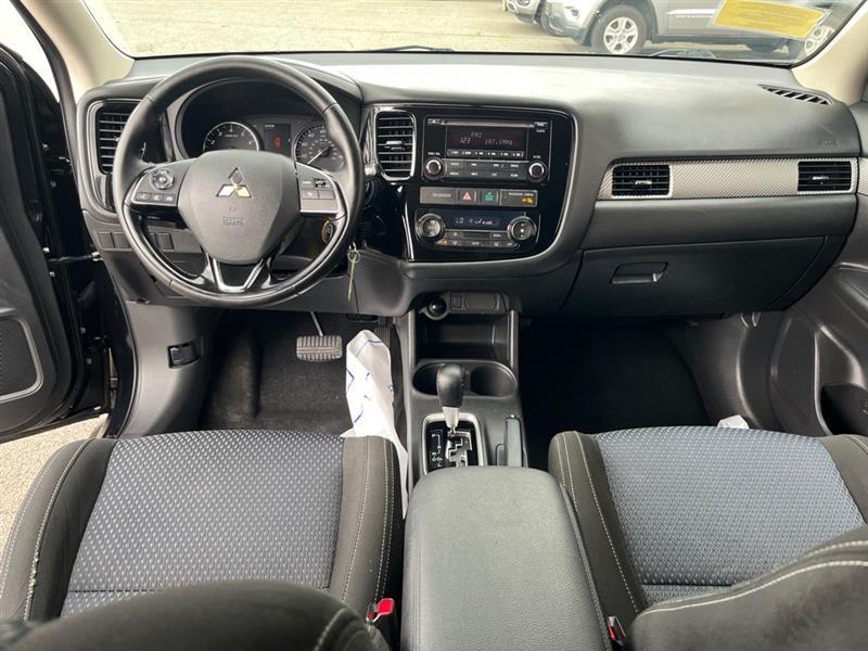 Mitsubishi Outlander  2016