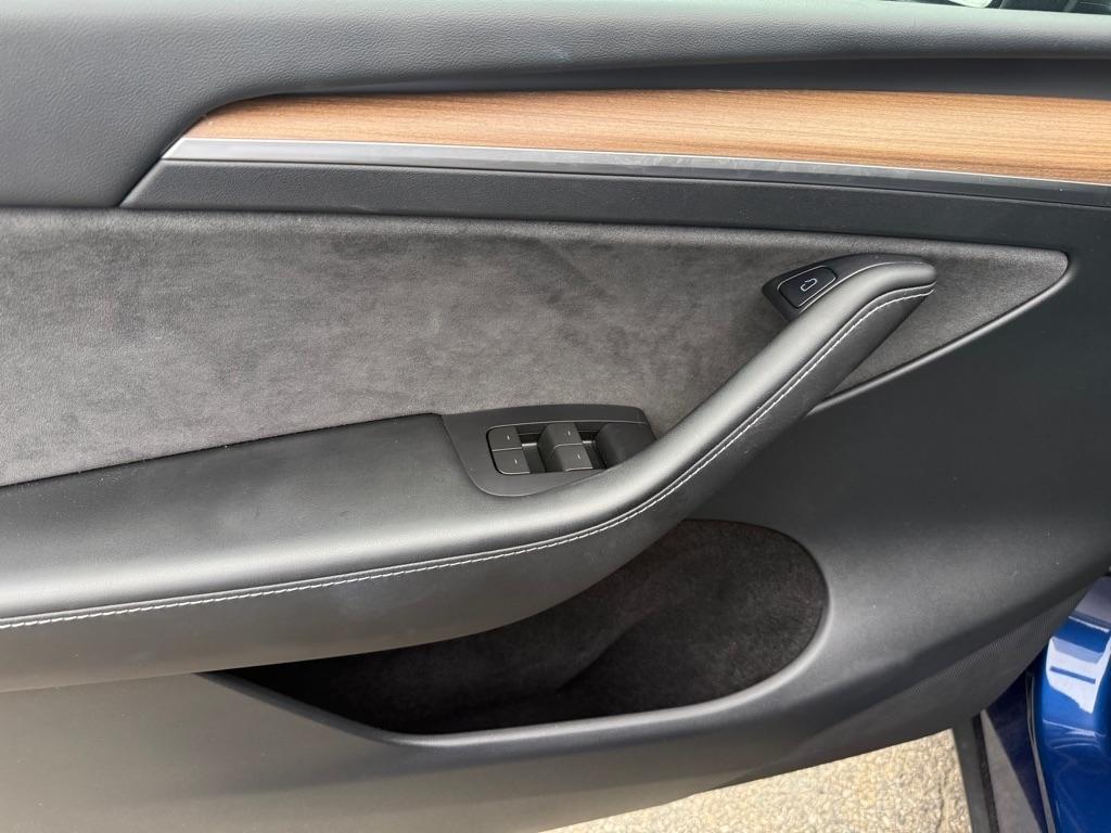 Tesla Model Y  2023