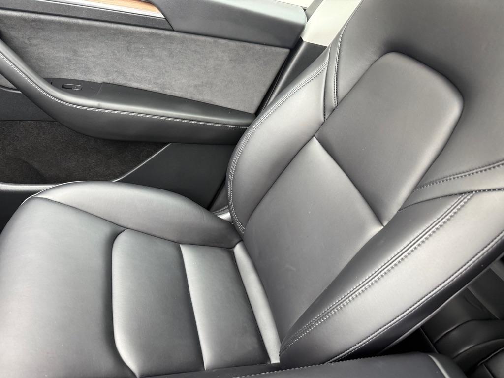 Tesla Model Y  2023