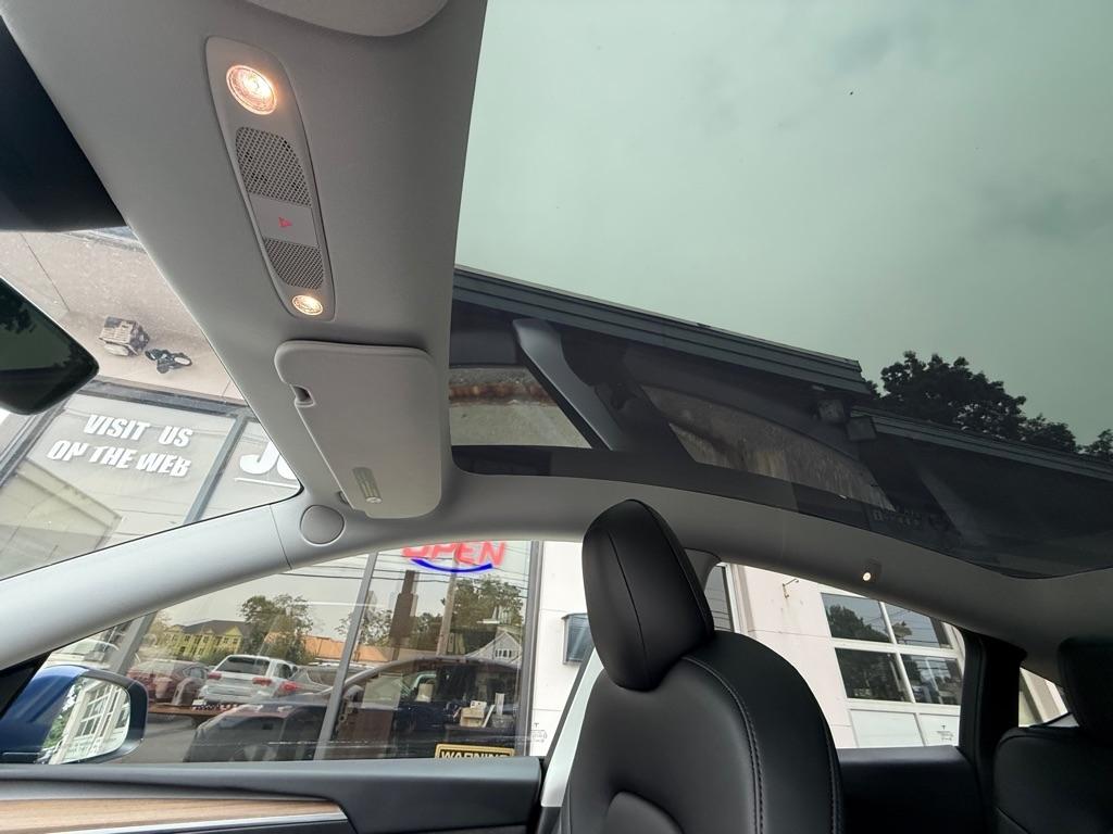 Tesla Model Y  2023