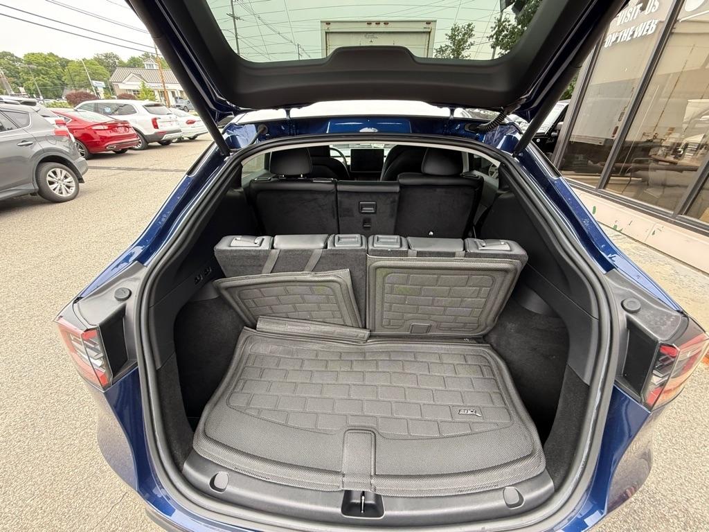 Tesla Model Y  2023