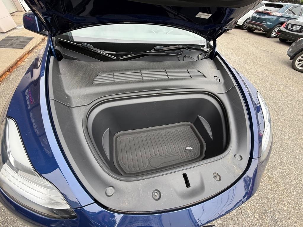 Tesla Model Y  2023