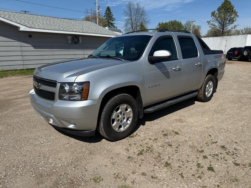 Chevrolet Avalanche LS 4WD 2011