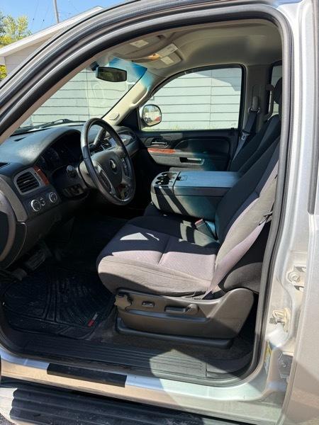 Chevrolet Avalanche LS 4WD 2011