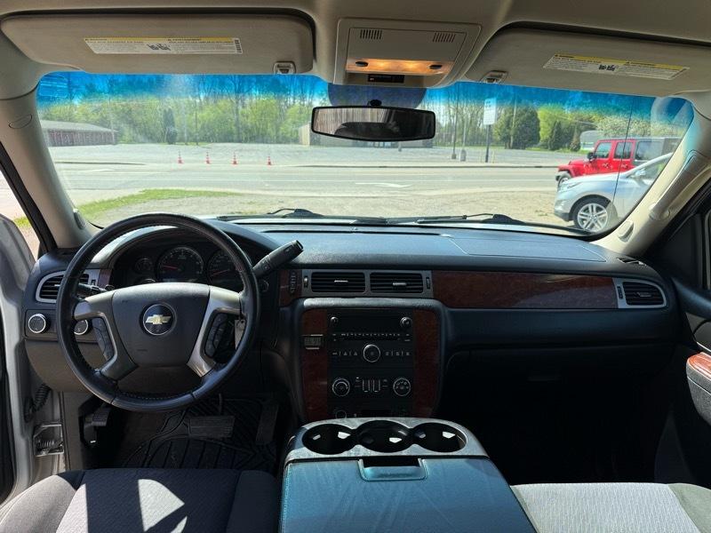 Chevrolet Avalanche LS 4WD 2011